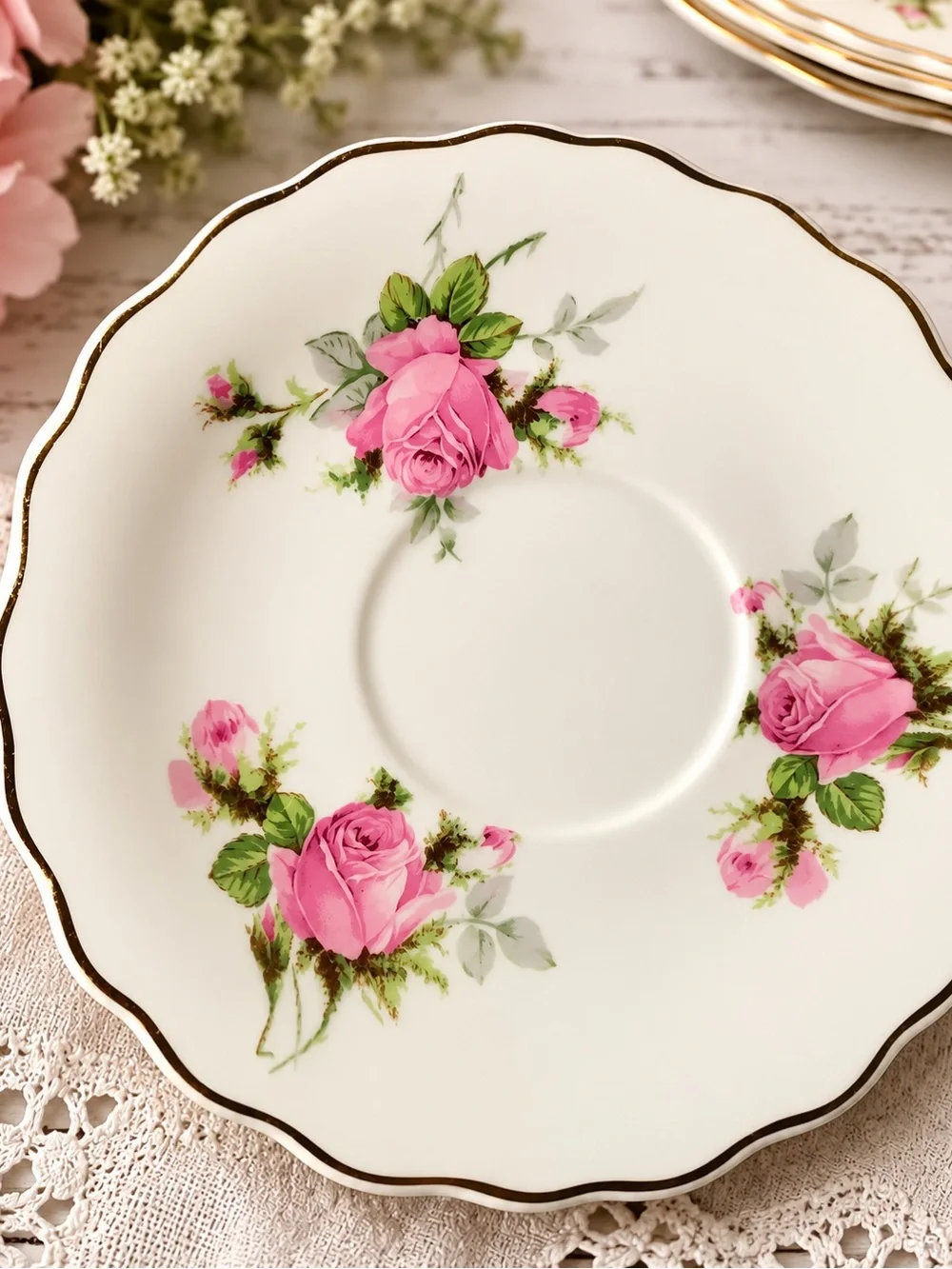 Vintage Pink Rose Tea Cups & Saucers 5 Piece Set Gold Trim Unmarked